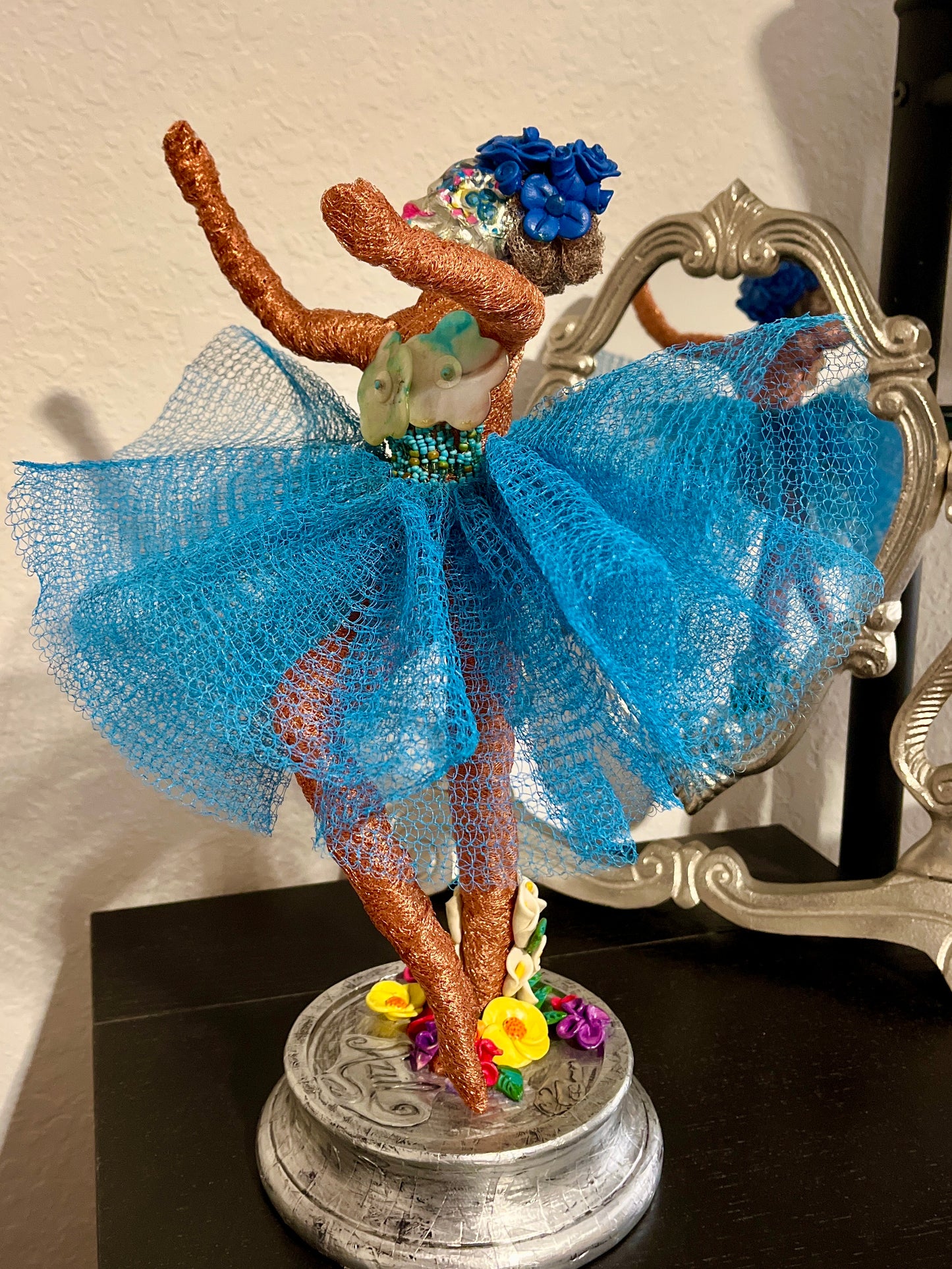 Azúl Dancing Catrina